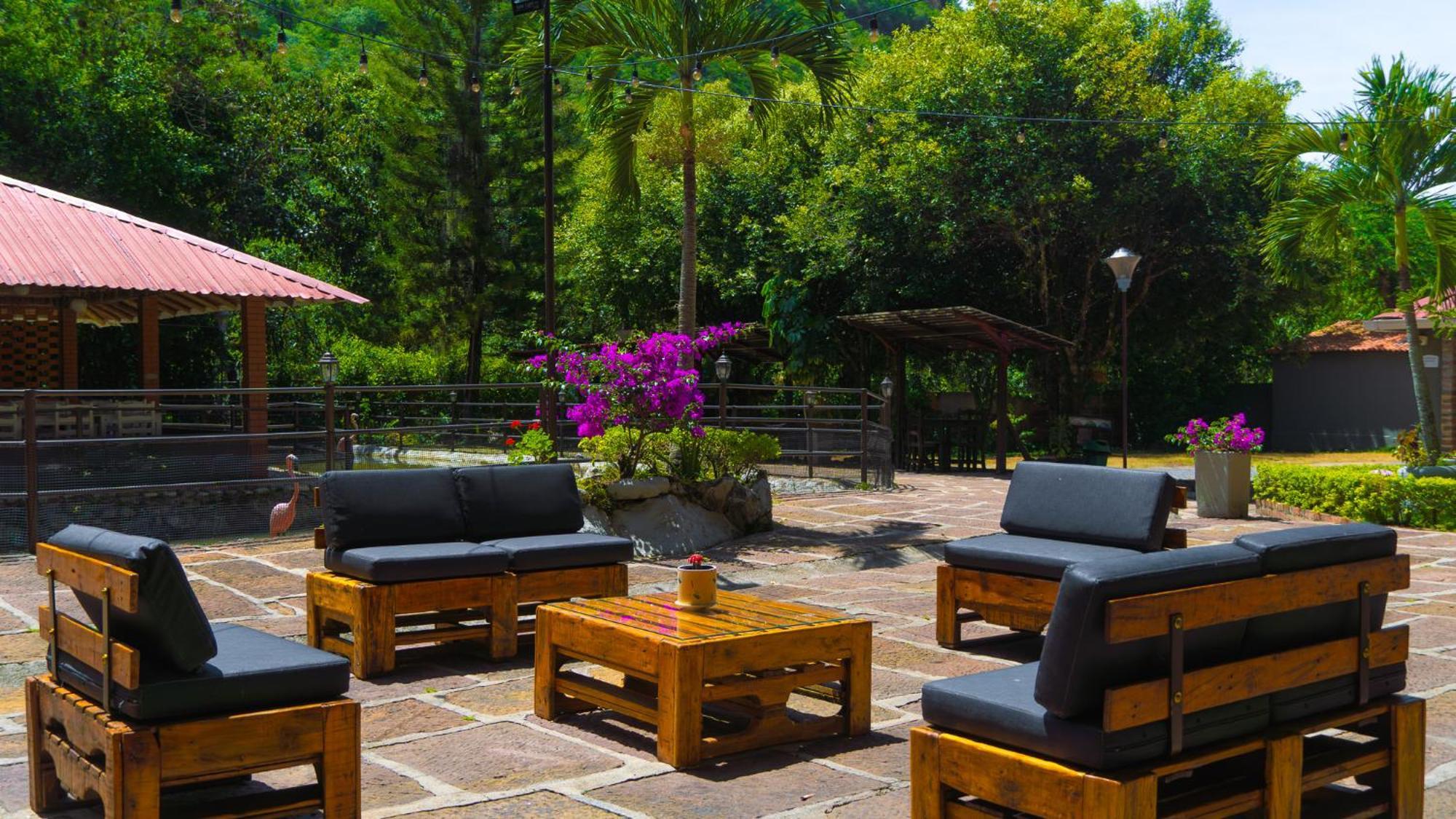 Hotel Campestre Santa Catalina San Gil Exterior photo